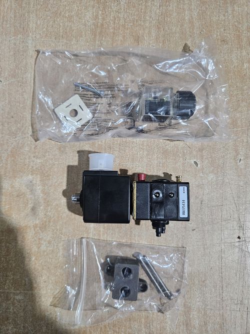 4/2-Wege-Magnetventil 5420 Servomembran 24 V / =